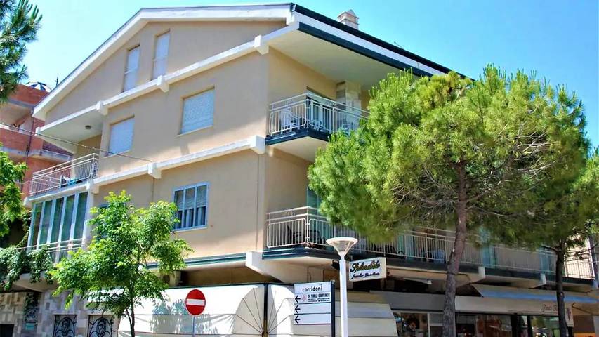 Ferieleilighet for 5 personer, dyr tillatt i Cattolica