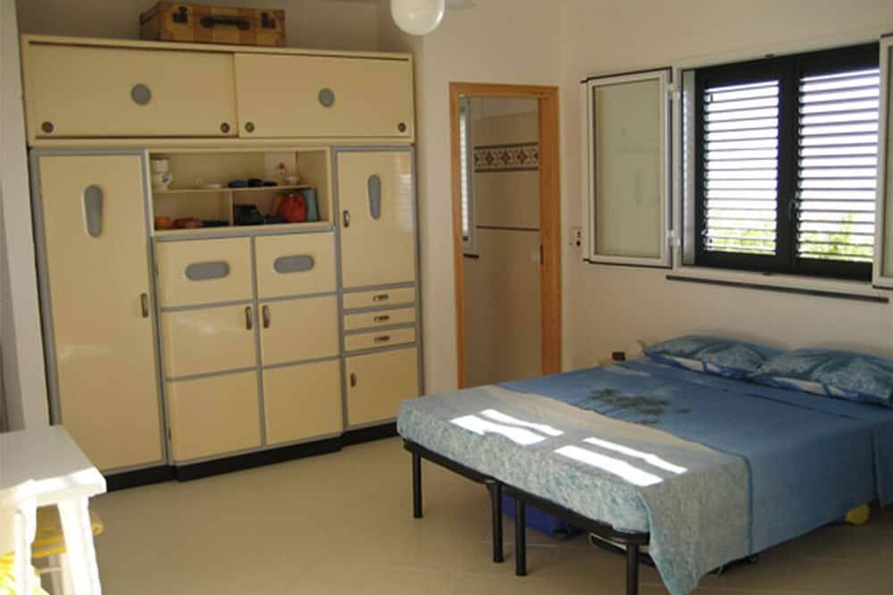 Entire apartment, Spisidda House - Volcano Studio - Near Gioiosa Marea in Piraino, Messina Province