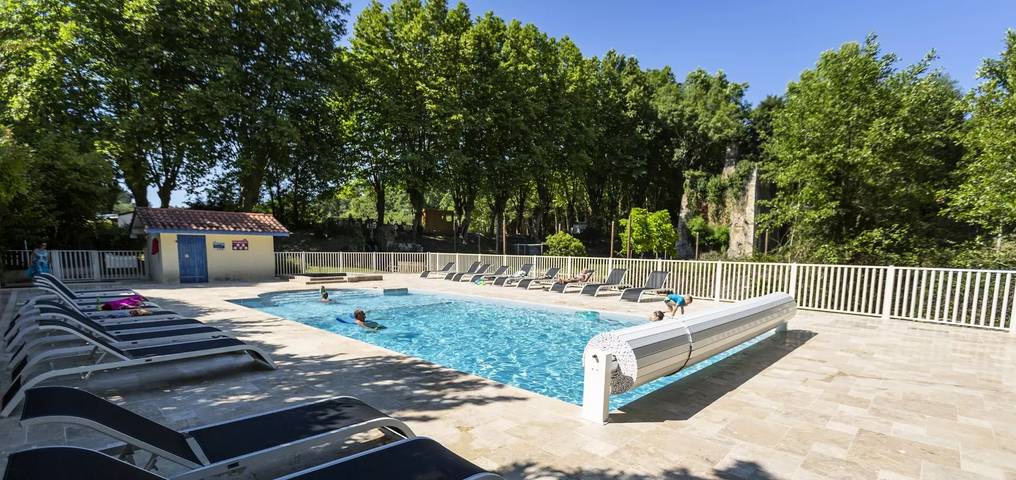 Camping pour 5 personnes, avec Terrasse