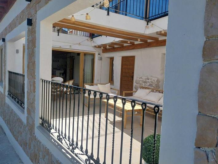 Location de vacances pour 23 personnes, avec piscine ainsi que vue et terrasse dans Tolosa (Alcala del Jucar) - 3