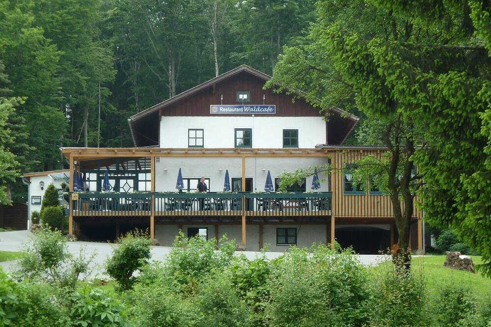 Familienfreundl. Ferienhaus im Ferienpark-Hagbuegerl Plus Badespaß im Aquafit in Waldmünchen, Ostbayern