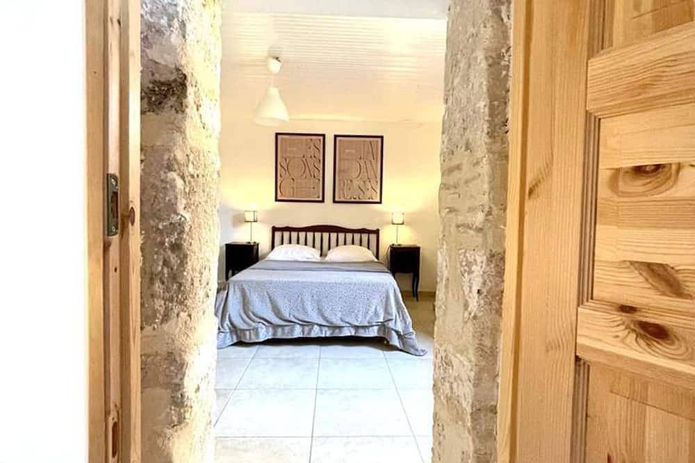 Casa con Encanto en el Corazón de Bouzigues, con Patio Privado y Dependencia in Bouzigues, Côte d'Améthyste