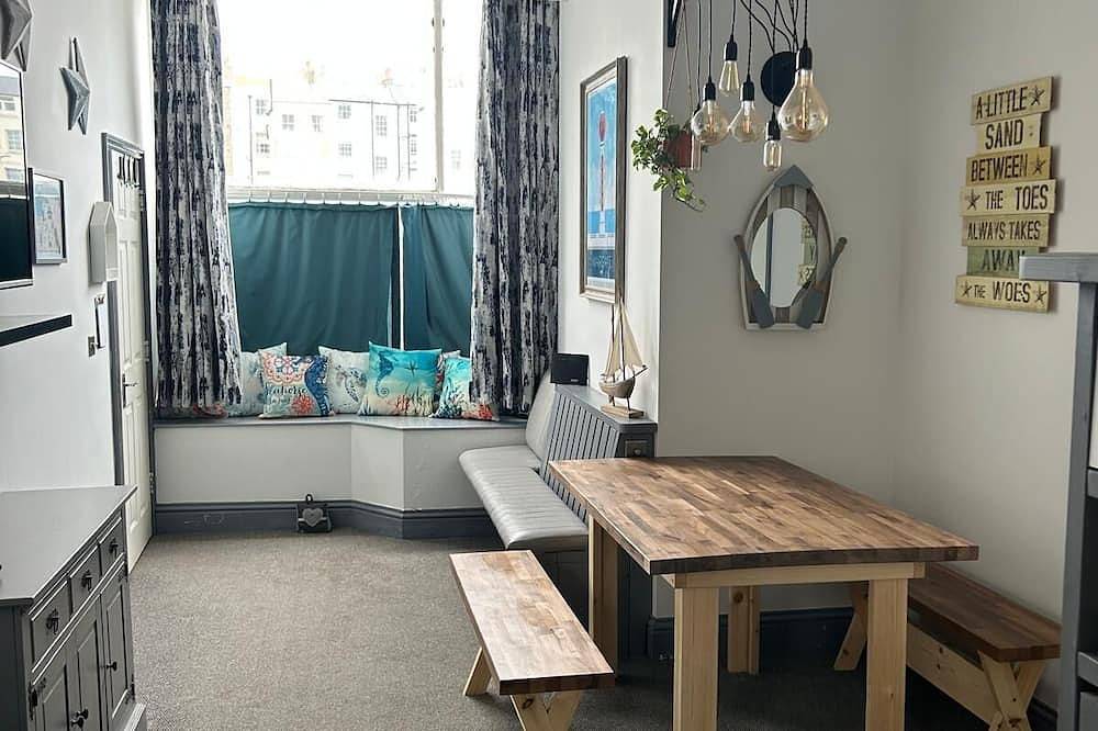 Ganze Wohnung, Cozy 2 Bedroom Retreat with a Sea Views and a Private Indoor Hot Tub. in Botany Bay, Kent
