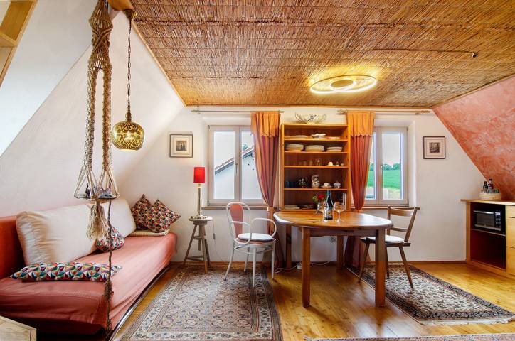 Hel lejlighed, Apartment 'Das Blaue Haus' with Shared Garden and Wi-Fi in Pfullendorf, Region Bodensee-Oberschwaben