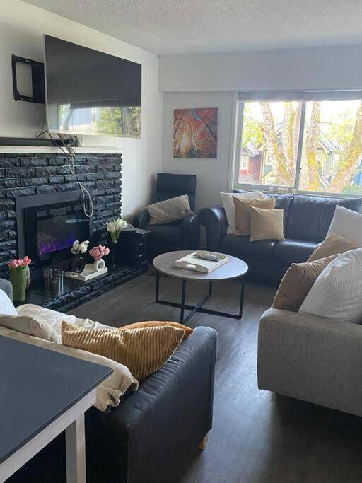 Maison d’hôte pour 2 personnes, avec terrasse ainsi que vue et jardin, animaux acceptés à Vancouver
