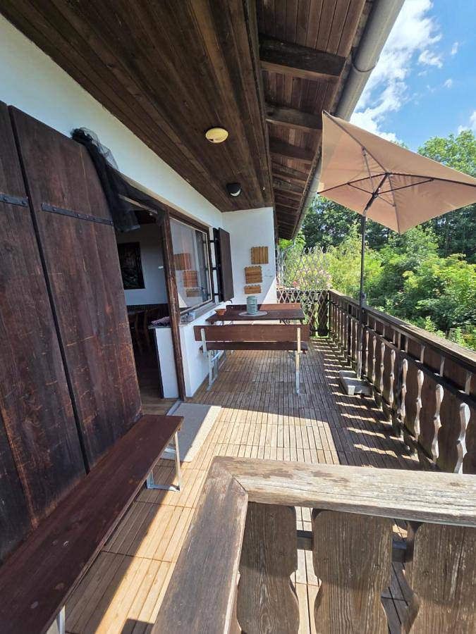 Ferienwohnung für 5 Personen, mit Balkon und Terrasse sowie Garten und Ausblick in Deggendorf - 2