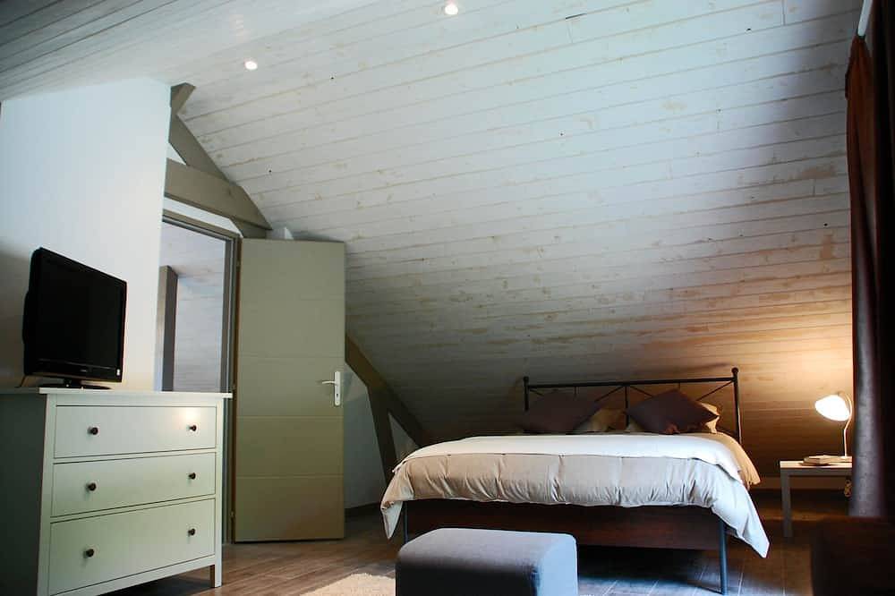 Houten vakantiehuis (6 - 9 pers) met moderne kwalitateitsinrichting. Erg ruim in Doucier, Jura