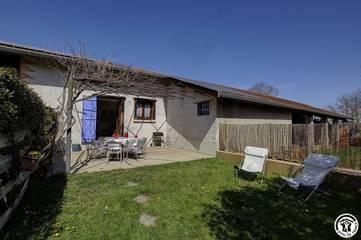 Gîte pour 5 personnes, avec jardin et terrasse dans l' Ain