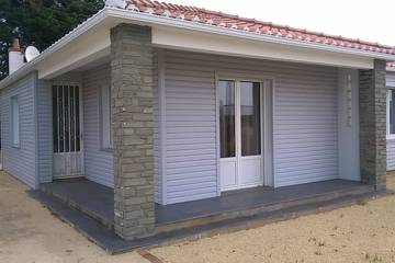Gîte pour 4 personnes, avec terrasse et jardin dans Plage De Sion