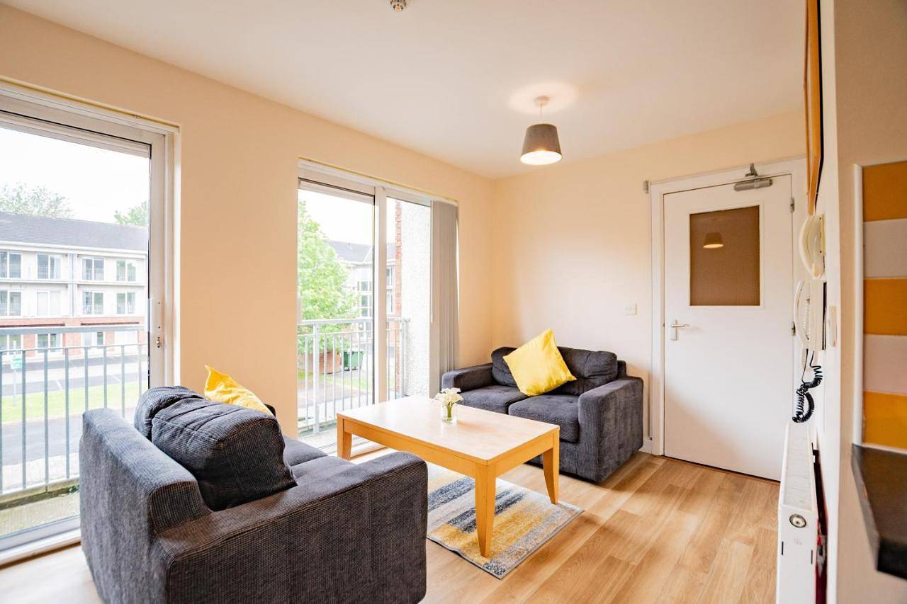 Entire apartment, Four-Bedroom Apartment in Limerick, County Limerick