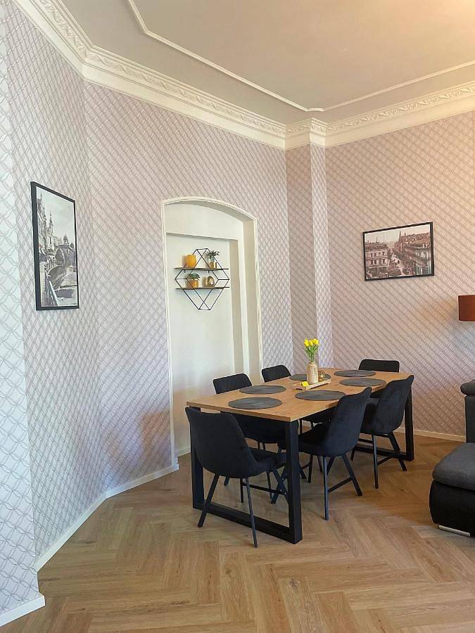 Ferienwohnung für 7 Personen, mit Ausblick und Sauna sowie Garten in Karlsbad - 2