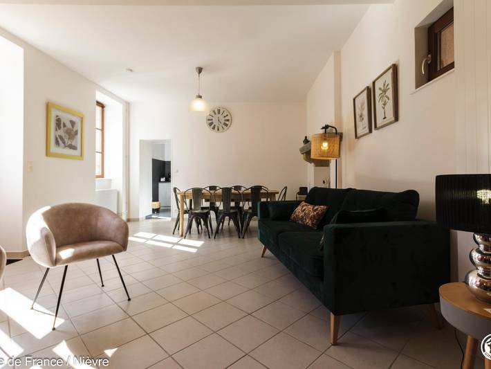 Renoviertes Forsthaus, 2 Schlafzimmer, nahe Morvan Park in Montambert, Nièvre
