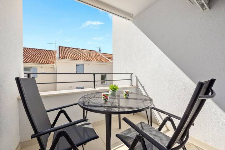 Ferienwohnung für 3 Personen, mit Balkon auf Cres - 2