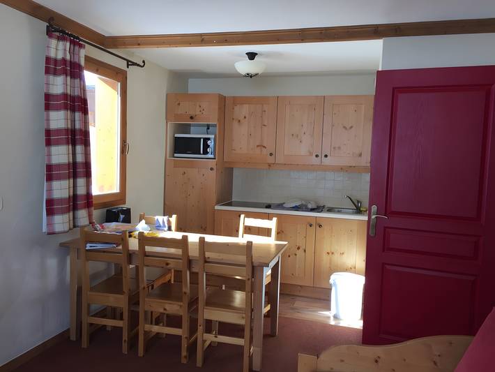 Gîte pour 6 personnes, avec jacuzzi et sauna ainsi que jardin et bassin pour enfant, adapté aux familles dans Val-Cenis - 4