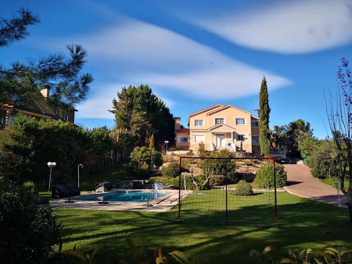 Casa de vacaciones para 10 personas, con Balcón y Terraza además de Jardín y Piscina en San Sebastián de los Reyes