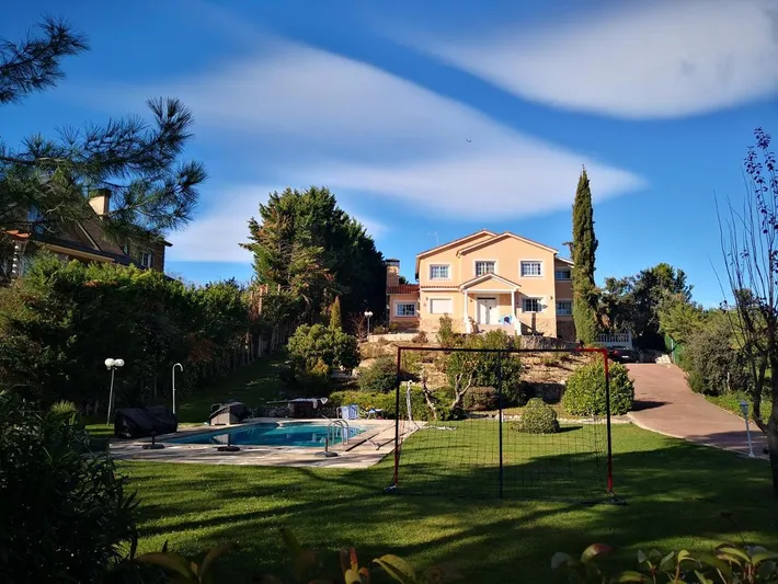 Chalet para 10 personas, con piscina además de jardín y vistas - 1