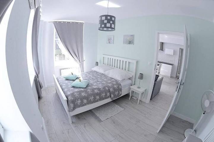 Ganze Wohnung, Spacious 50m² Apartment by Market Square for 6 with Air Conditioning in Jelenia Góra, Sudeten (Polen)