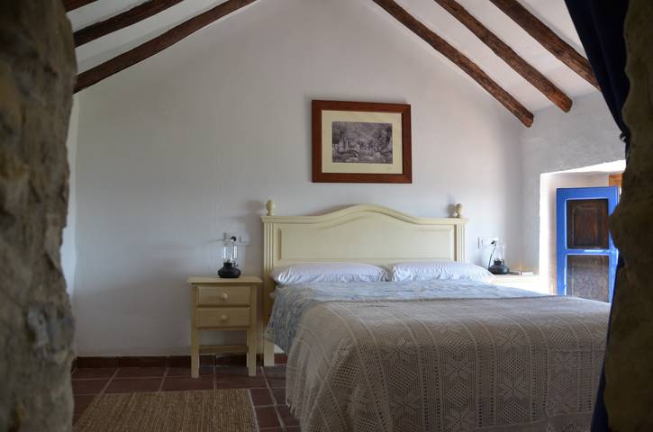 Landhaus 'Casa Gecko, Granada Province' mit Bergblick, privater Terrasse und WLAN in Algarinejo, Granada Provinz