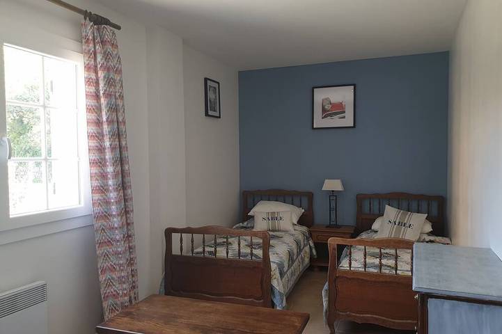 Gîte pour 6 personnes, avec jardin ainsi que piscine et terrasse à Collobrières - 3