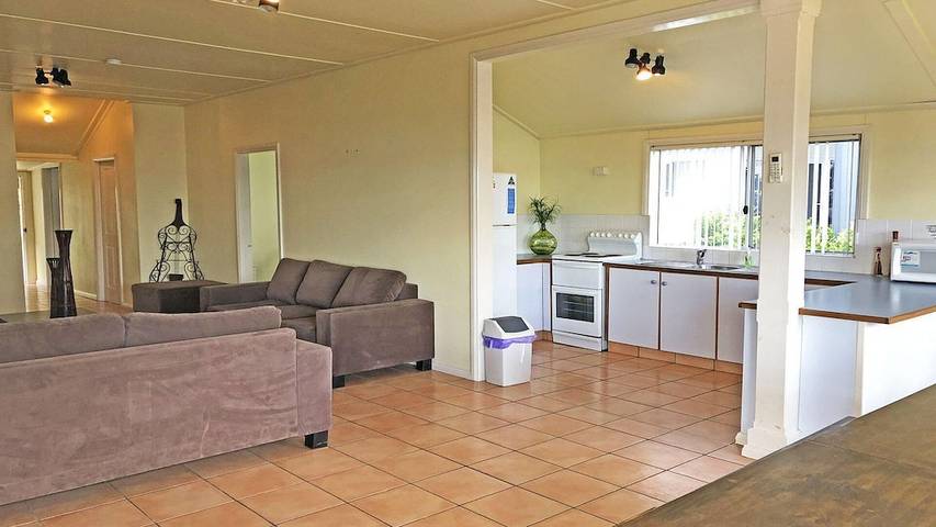 Holiday home for 13 people, with garden in Nelson Bay