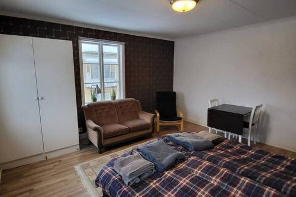 Budget Hotel. Dubbelrum + Resårsäng. Frukost/fee in Tibro, Västergötland