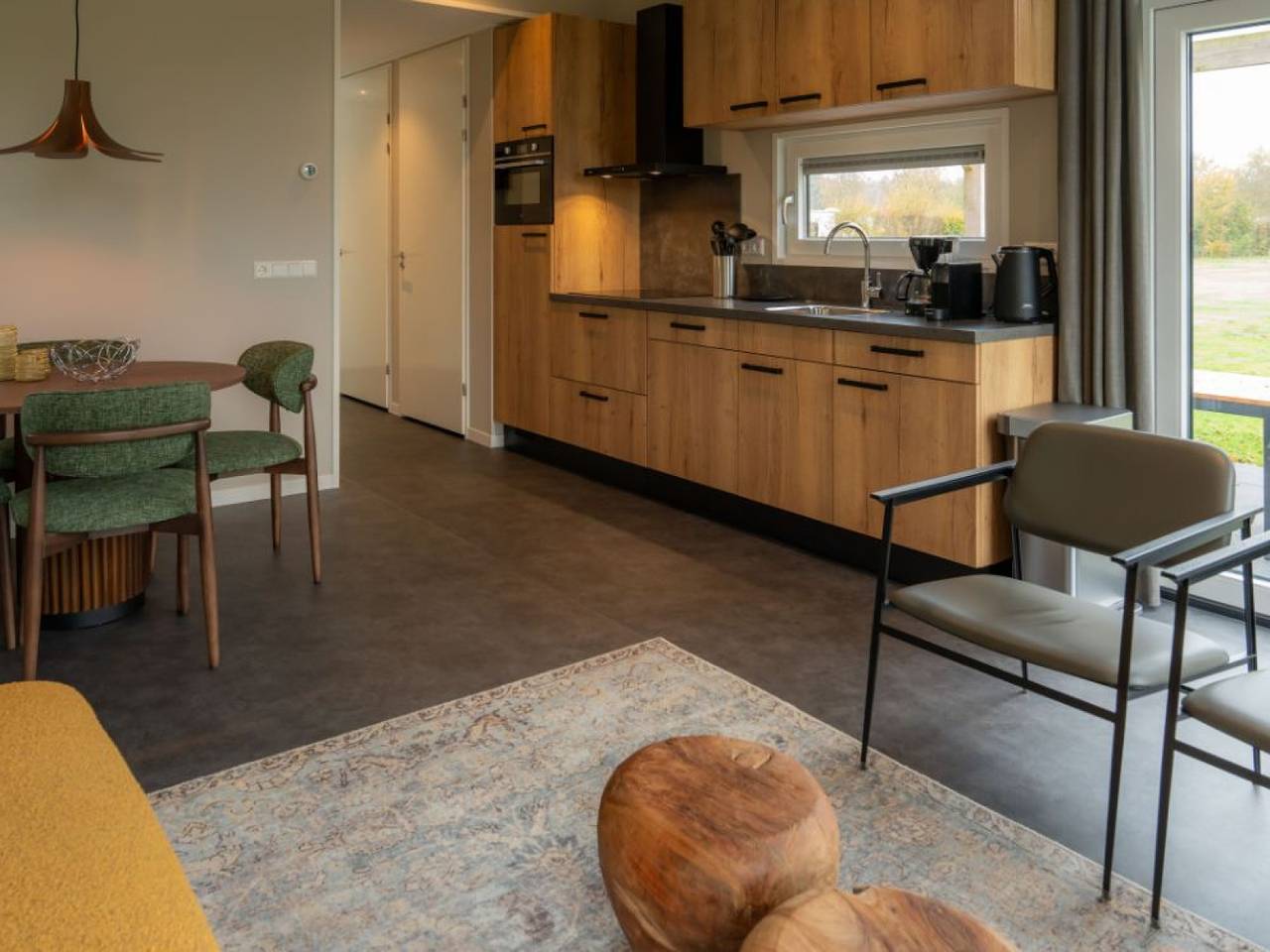 Modernes Chalet für 4 Personen, gelegen in einem Wald- und Feuchtgebiet in Sint Nicolaasga in Sint Nicolaasga, Friesland