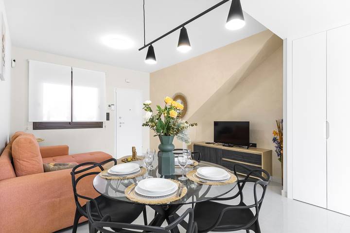 Geheel appartement, Appartement 'Costa Casa Fens' met Gedeeld Zwembad, Wi-Fi en Airconditioning in Torrevieja, Costa Blanca