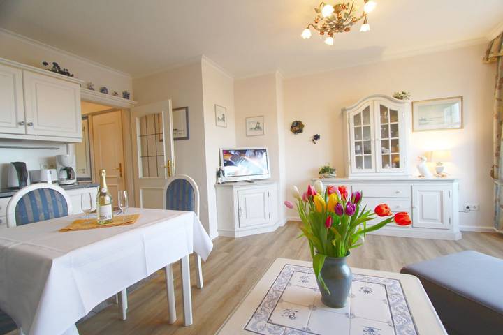 Ganze Wohnung, Charmant gestaltetes Ferienappartement mit Aussicht aufs Meer in Nordfriesische Inseln (Schleswig-Holstein) (Schleswig-Holstein), Wenningstedt