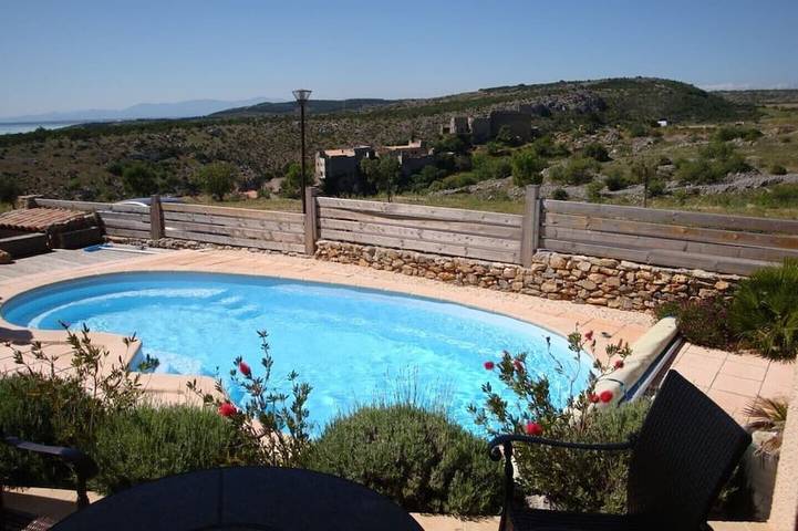 Villa pour 8 personnes, avec terrasse et jardin