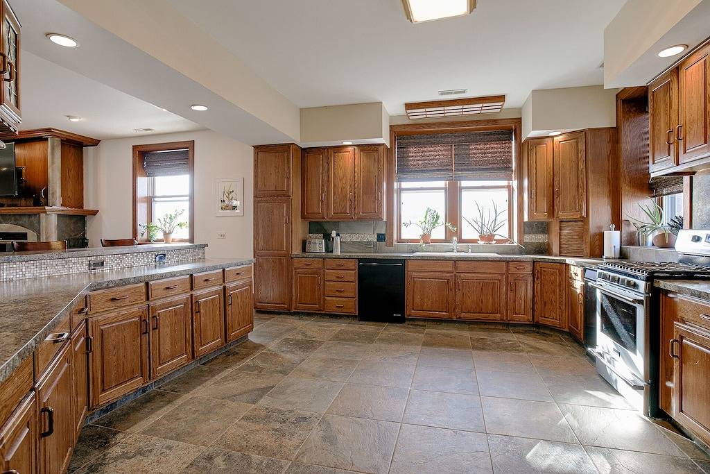 Ganze Wohnung, Hagenow Suite 3500 qm Ft Executive Suite in Lancaster County (NE)