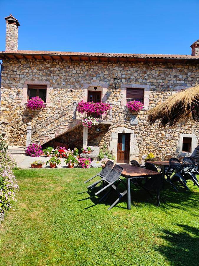 Casa rural para 11 personas, con jardín y vistas en Parque Regional de la Montaña de Riaño y Mampodre
