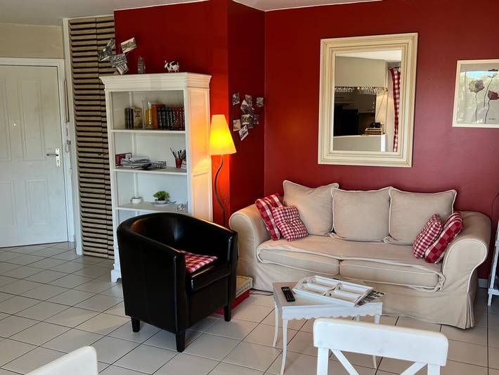 Appartement entier, Élégant 2P à Dives-sur-Mer : Terrasse, Proche Plage et Port in Dives-sur-Mer, Région de Lisieux