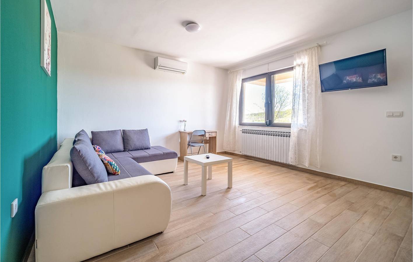 Ganze Ferienwohnung, Charmante Ferienwohnung mit Pool und Grill in der Nähe des Stadtzentrums von Rakovica in Karlovac und Umgebung