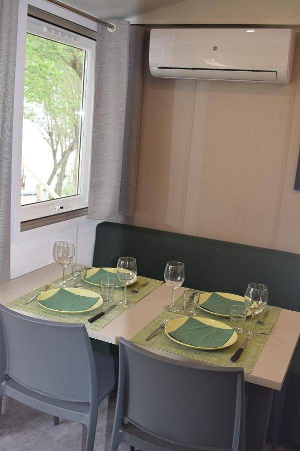 Camping für 4 Personen, mit Terrasse und Garten sowie Ausblick in Marche - 3