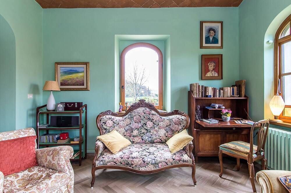 Villa 10 km von Arezzo entfernt mit privatem Pool und Garten. in Capolona, Casentino