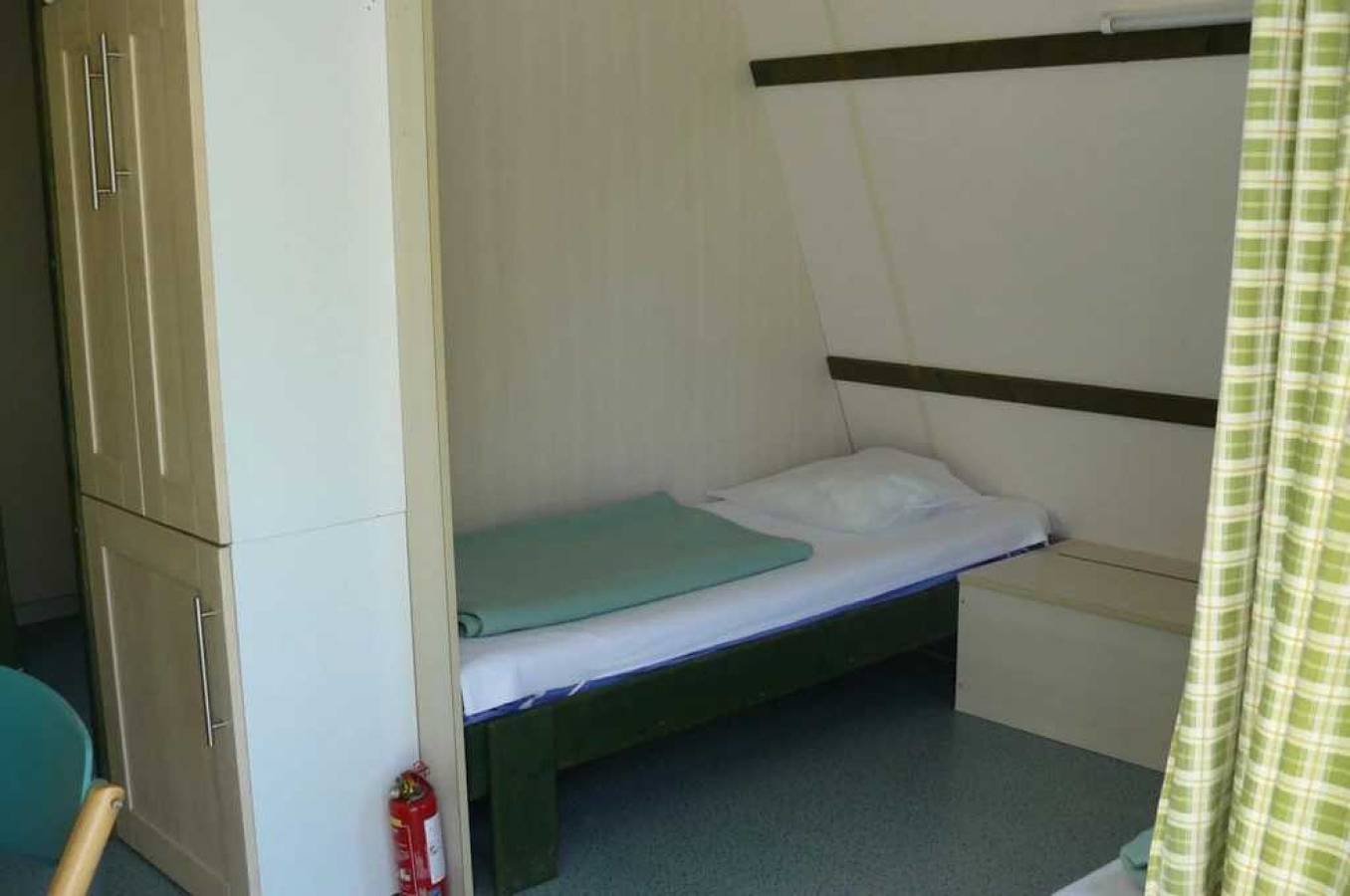 Zecamping 3 étoiles piscine chauffée dog friendly hammam locatif Bbq in Louvie-Juzon, Béarn