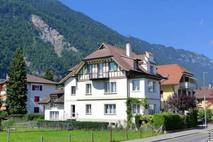 Vacation rental for 5 people, with yard in Interlaken