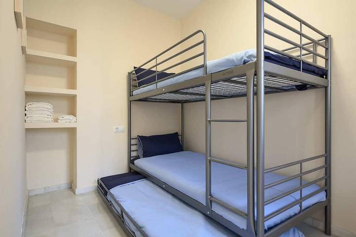 Entire apartment, Castilla 75, Apartment 2 bedrooms 2nd Floor in Central Seville, Sevilla