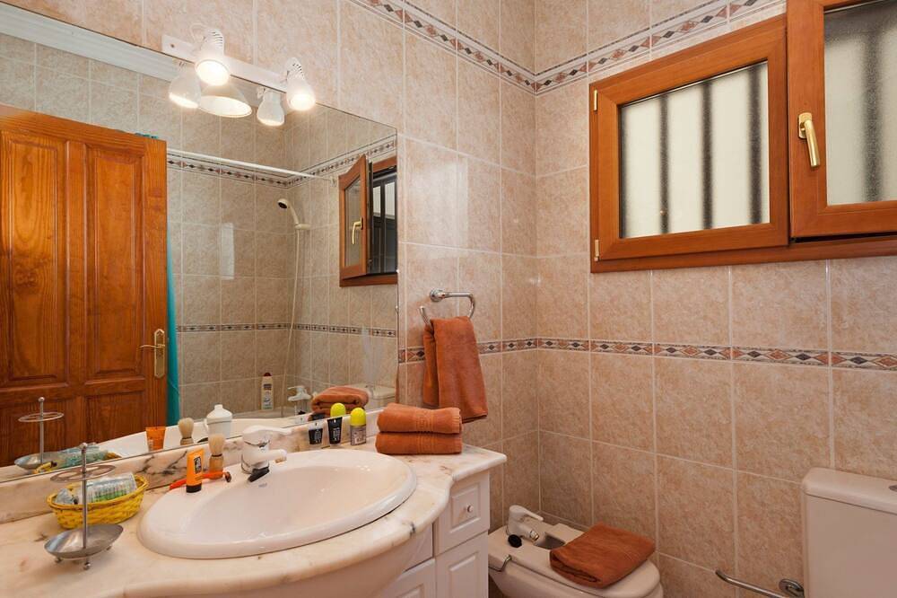 Neu ab März 2020 - wunderschöne Luxusvilla mit privatem Pool in Puerto del Carmen, Tías