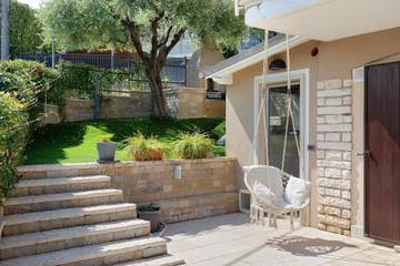 Holiday Rental for 8 People in Peschiera del Garda, Garda Mountains, Photo 2