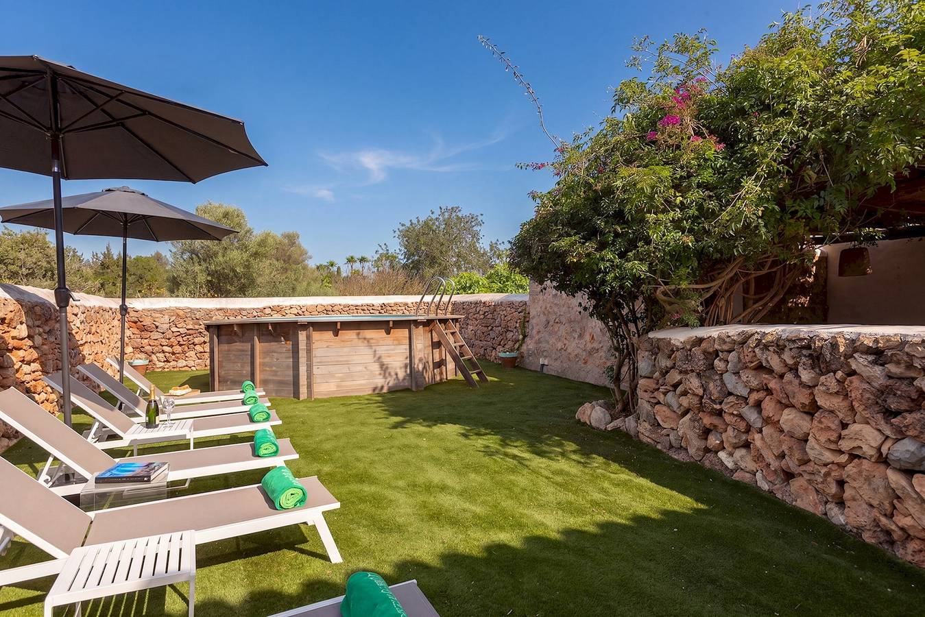 Appartement entier, Appartement de vacances pour 8 personnes avec terrasse in Ca Na Negreta, Santa Eulària des Riu