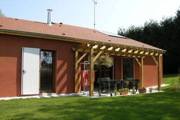 Gîte pour 6 personnes, avec jardin à Viéville