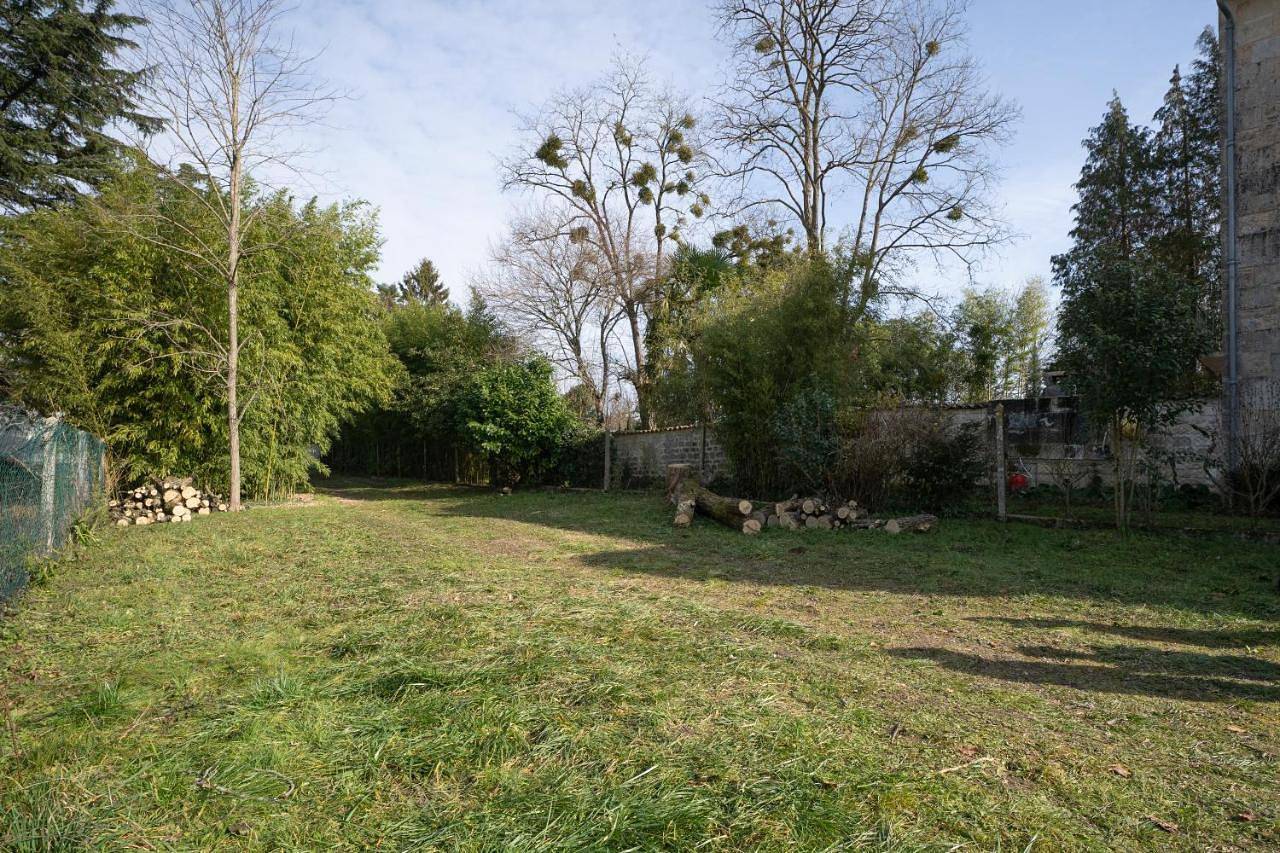 Two-Bedroom House in Jonzac, Région de Jonzac