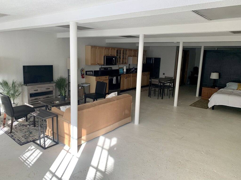 Ganze Wohnung, Trendy & Spacious Apartment on Chicken Alley, in the heart of Downtown Asheville in Blue Ridge Parkway, Asheville