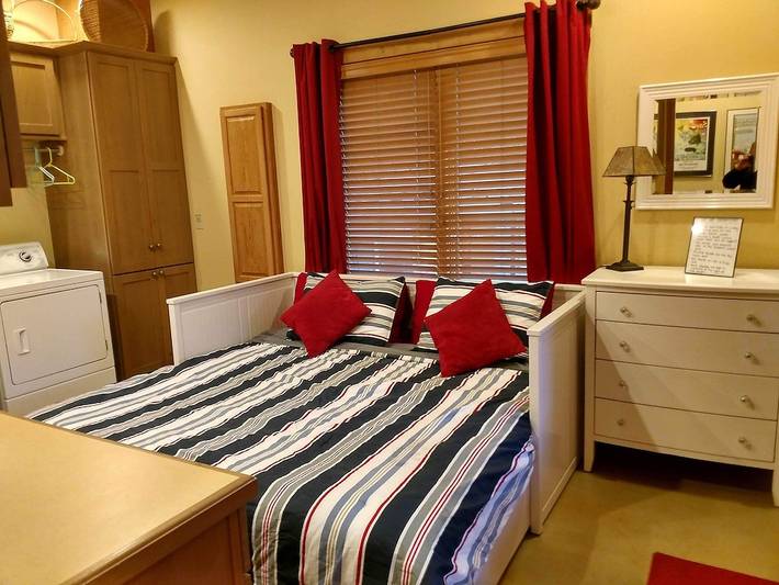 Vacation house for 10 people, with hot tub and yard in Oregon Coast