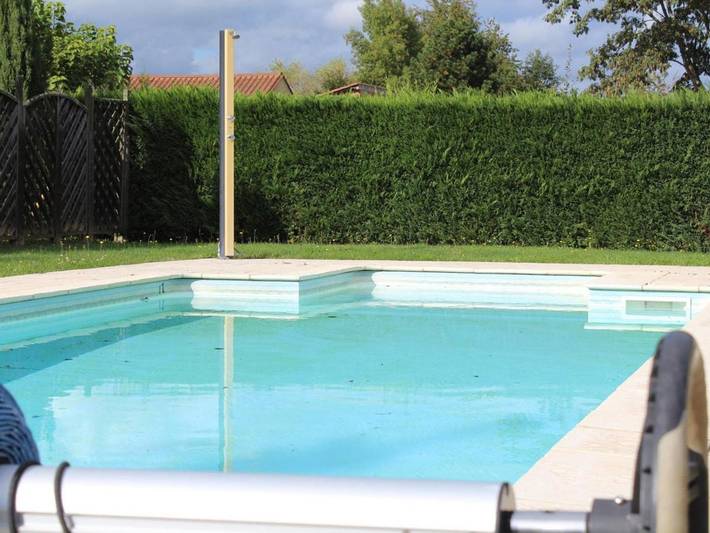 Location de vacances pour 4 personnes, avec terrasse ainsi que jardin et piscine, animaux acceptés à Lamonzie-Saint-Martin - 2