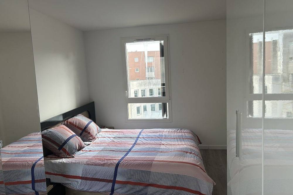 Entire apartment, Apartment with terrace in Aubervilliers in Aubervilliers, Seine-Saint-Denis