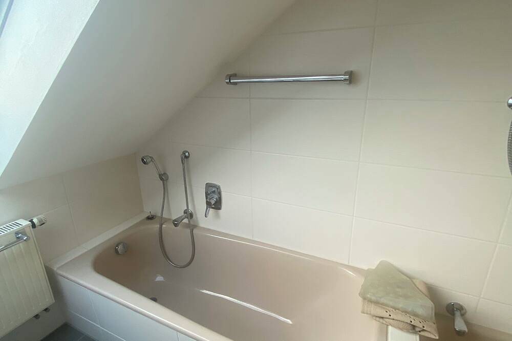 Ganze Wohnung, Gemütliche und großzügige Ferienwohnung am Ries in Bopfingen, Erlebnisregion Ostalb region