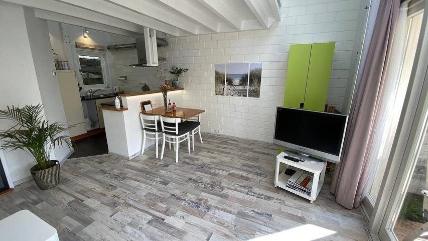 Ferienhaus für 3 Personen, mit Balkon/Terrasse und Whirlpool sowie Terrasse und Sauna in Scharendijke - 3