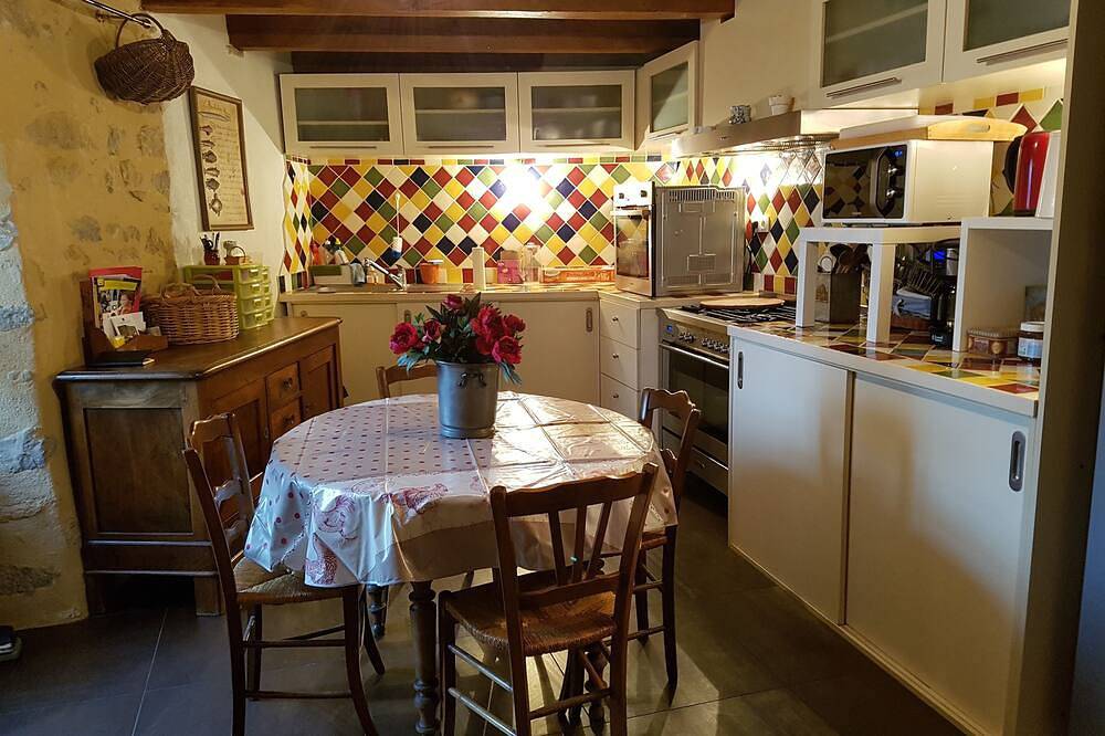 Bed and breakfast facing the Millau viaduct and the Tarn river magnificent view in Comprégnac, Parc naturel régional des Grands Causses